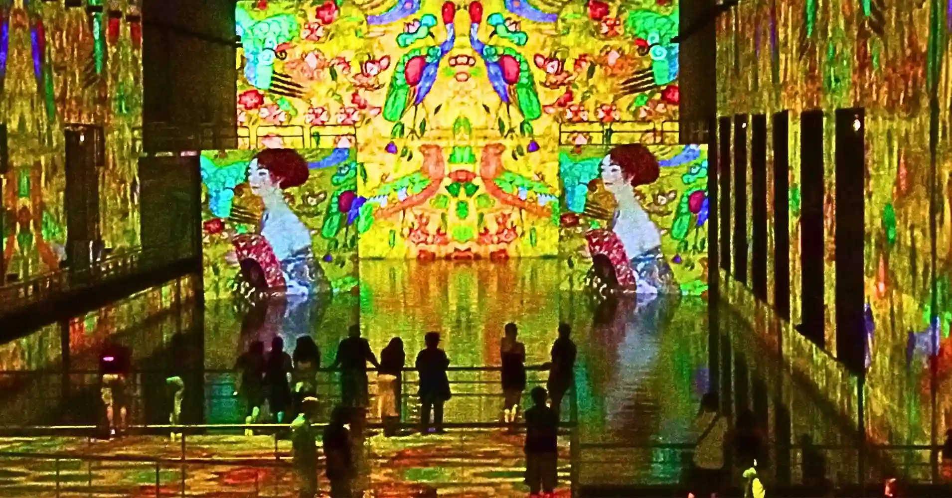 Arte Inmersivo en Les Bassins des Lumières, Burdeos.