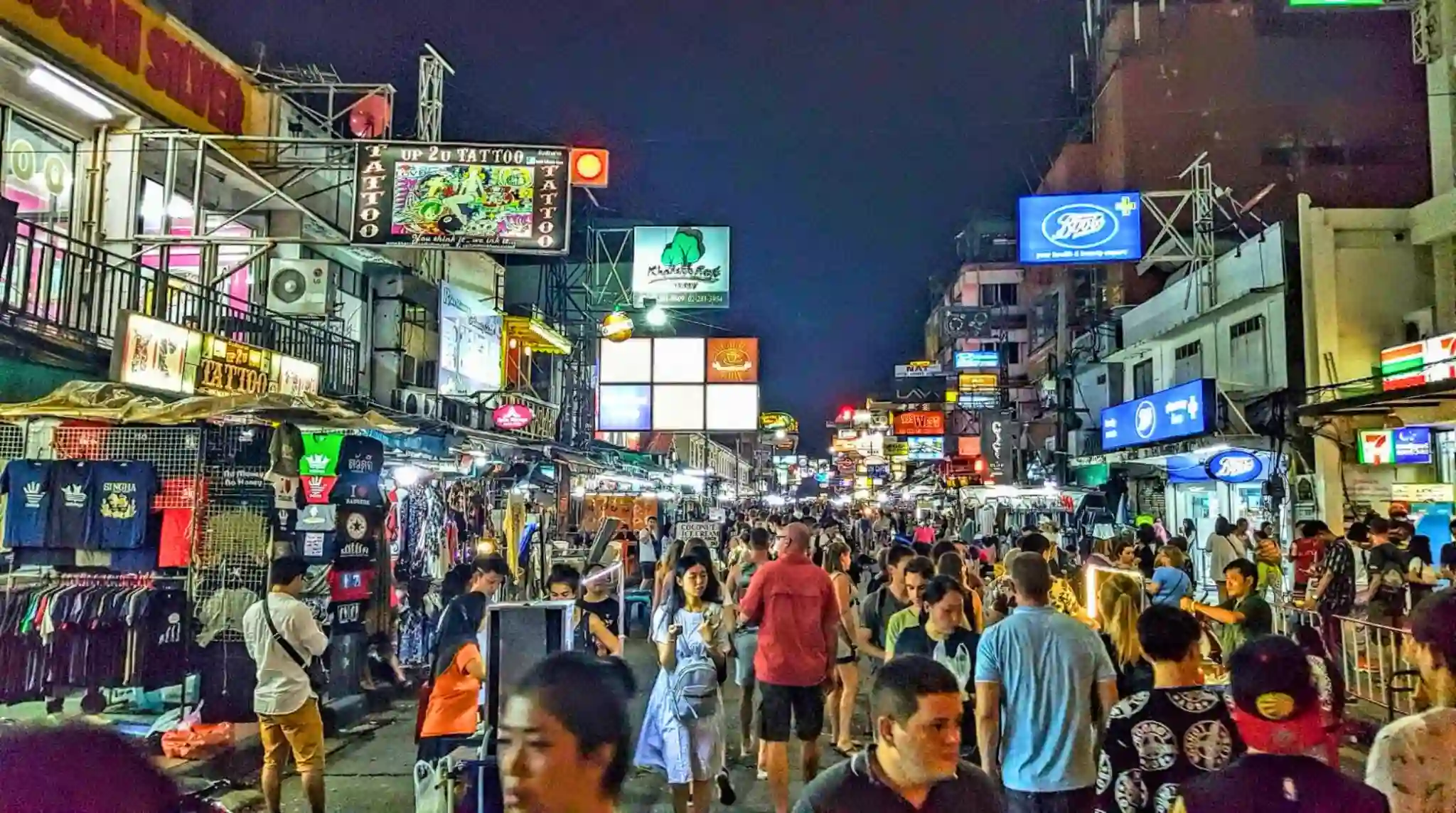 Bullicio de Khao San Road, en Bangkok
