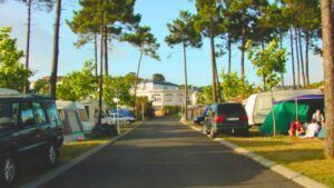 Calle Principal del Camping Siglo 21. San Vicente do Mar, Pontevedra.