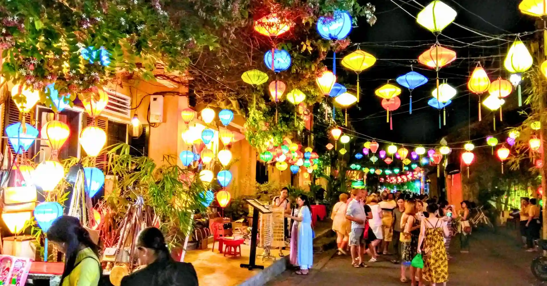 Calle de Farolillos. Hoai An. Vietnam.