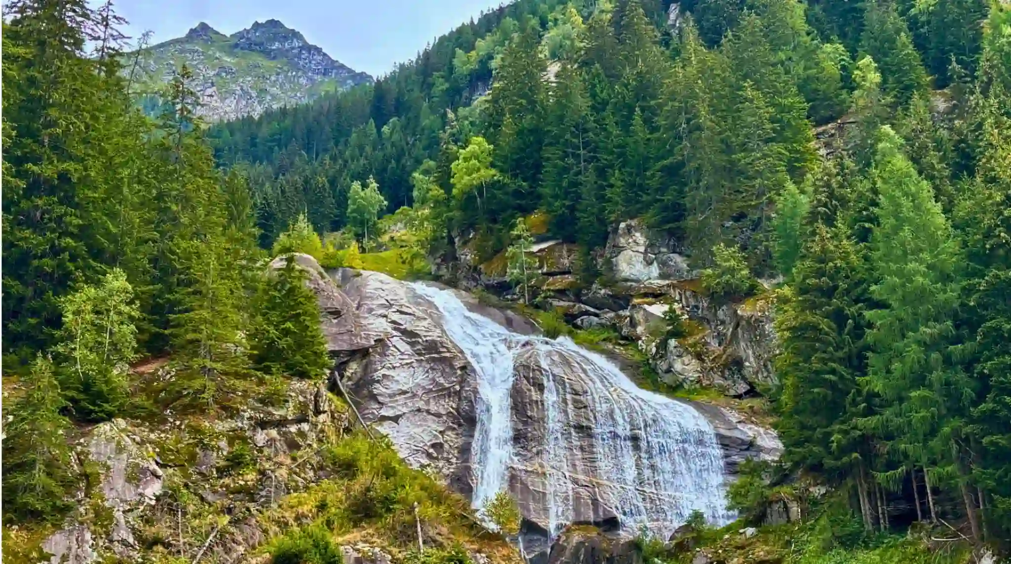 Cascada Valle de Mölltar, Austria.