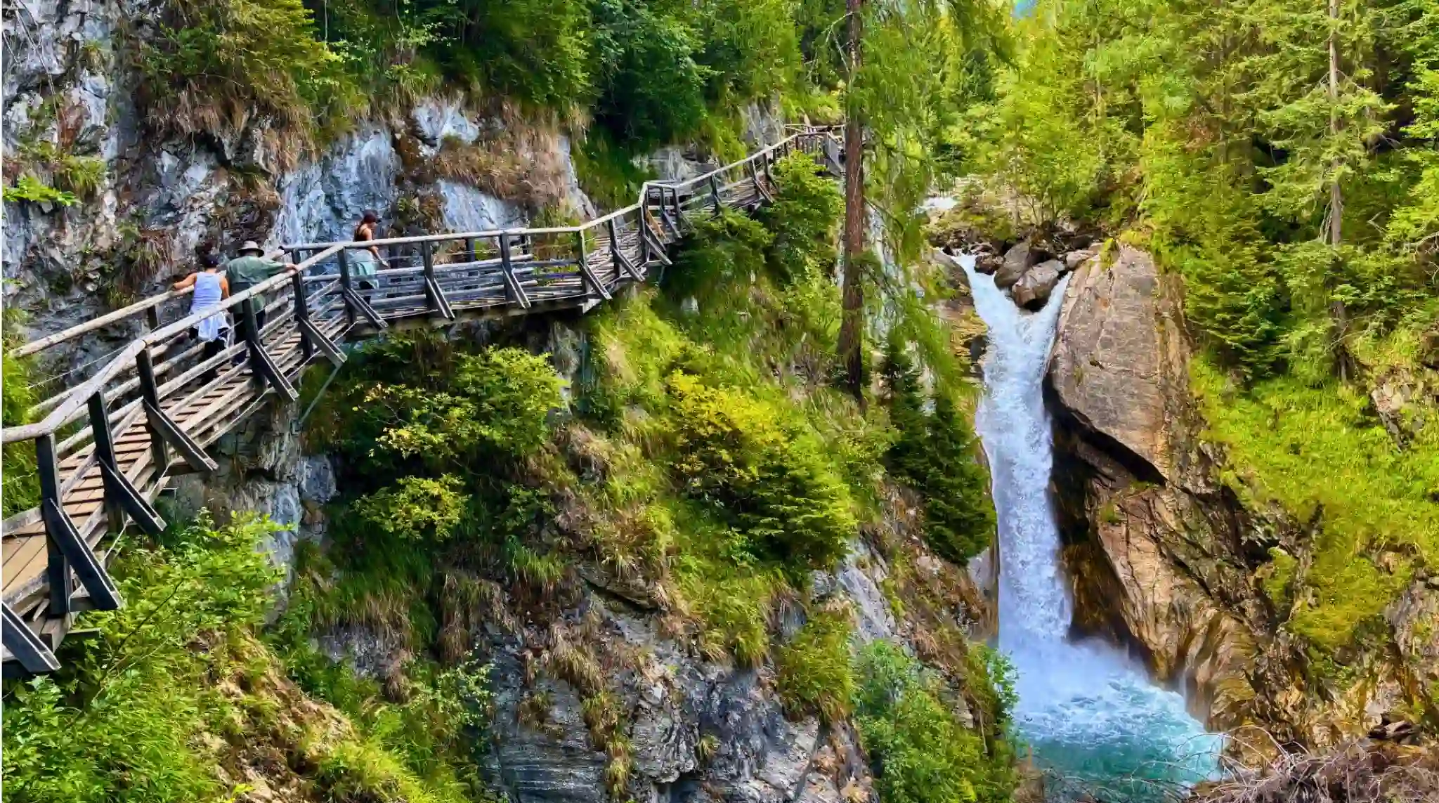 Cascada de la Garganta Groppensteinchlucht, Flattach. Austria. Cascada de la Garganta Groppensteinchlucht, Flattach. Austria.