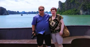 Cubierta del Crucero por la Bahía de Ha Long en Vietnam.
