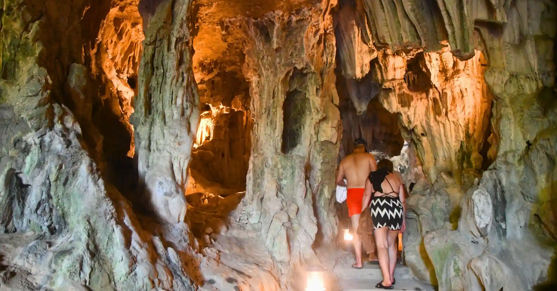 Cueva del Tambor, Bahía de Ha Long. Vietnam.