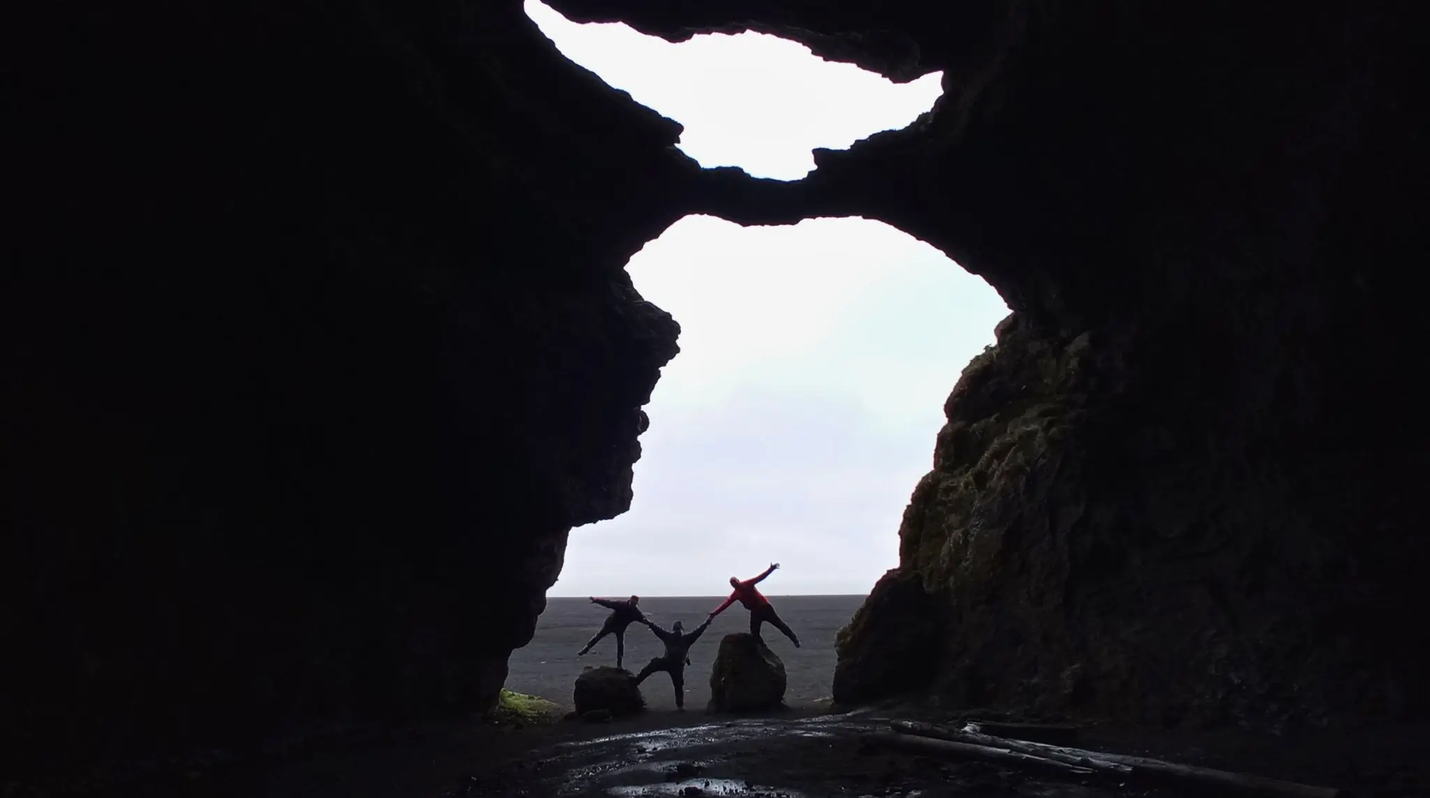 ENTRADA-CUEVA-DE-YODA-ISLANDIA.