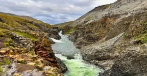 Estrechamiento del Cañón de Studlagil en Islandia.