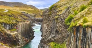 Estrechamiento en el Cañón de Studlagil, Islandia.