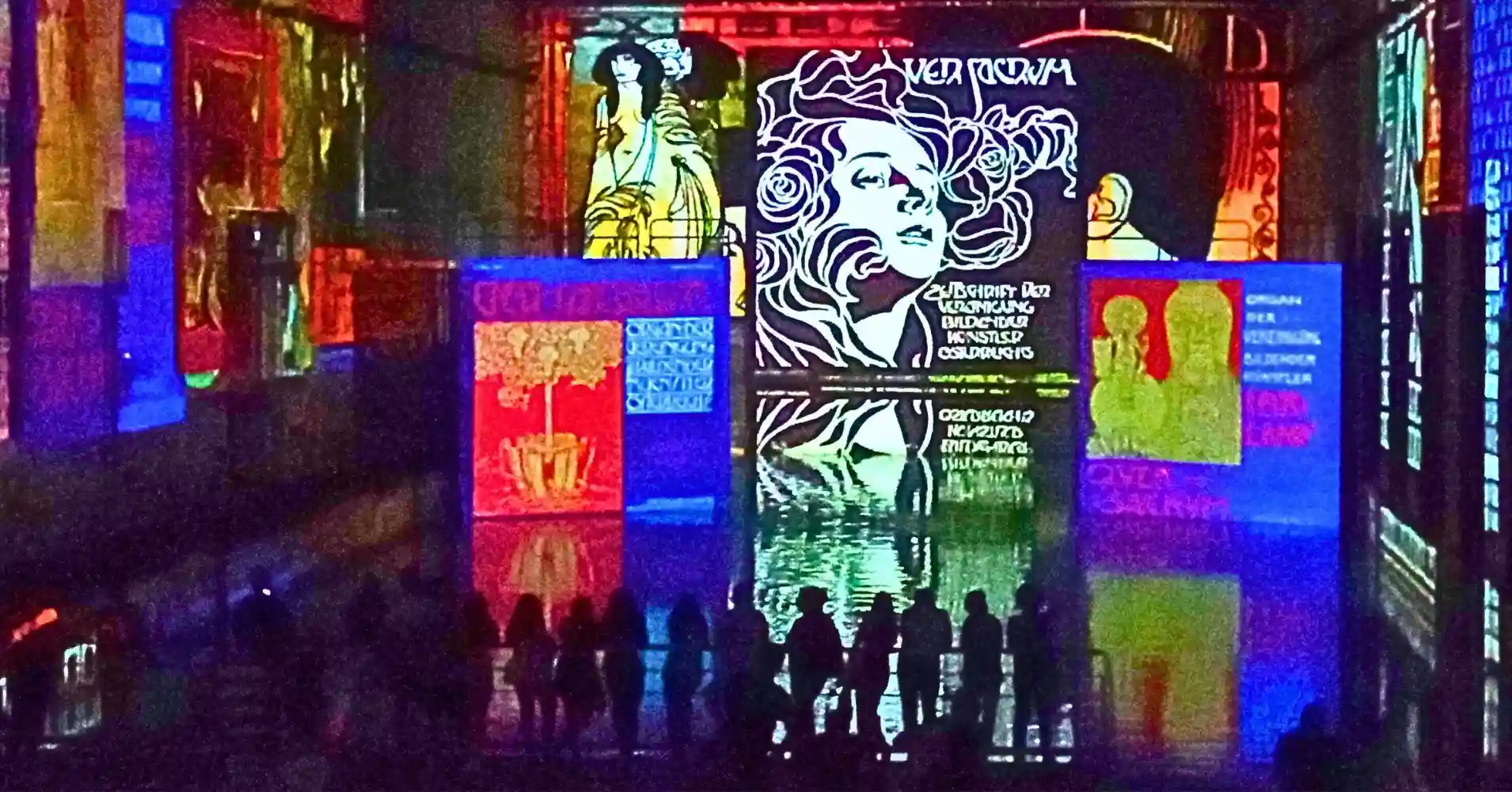 Exposición Inmersiva Les Bassins des Lumières, Burdeos.