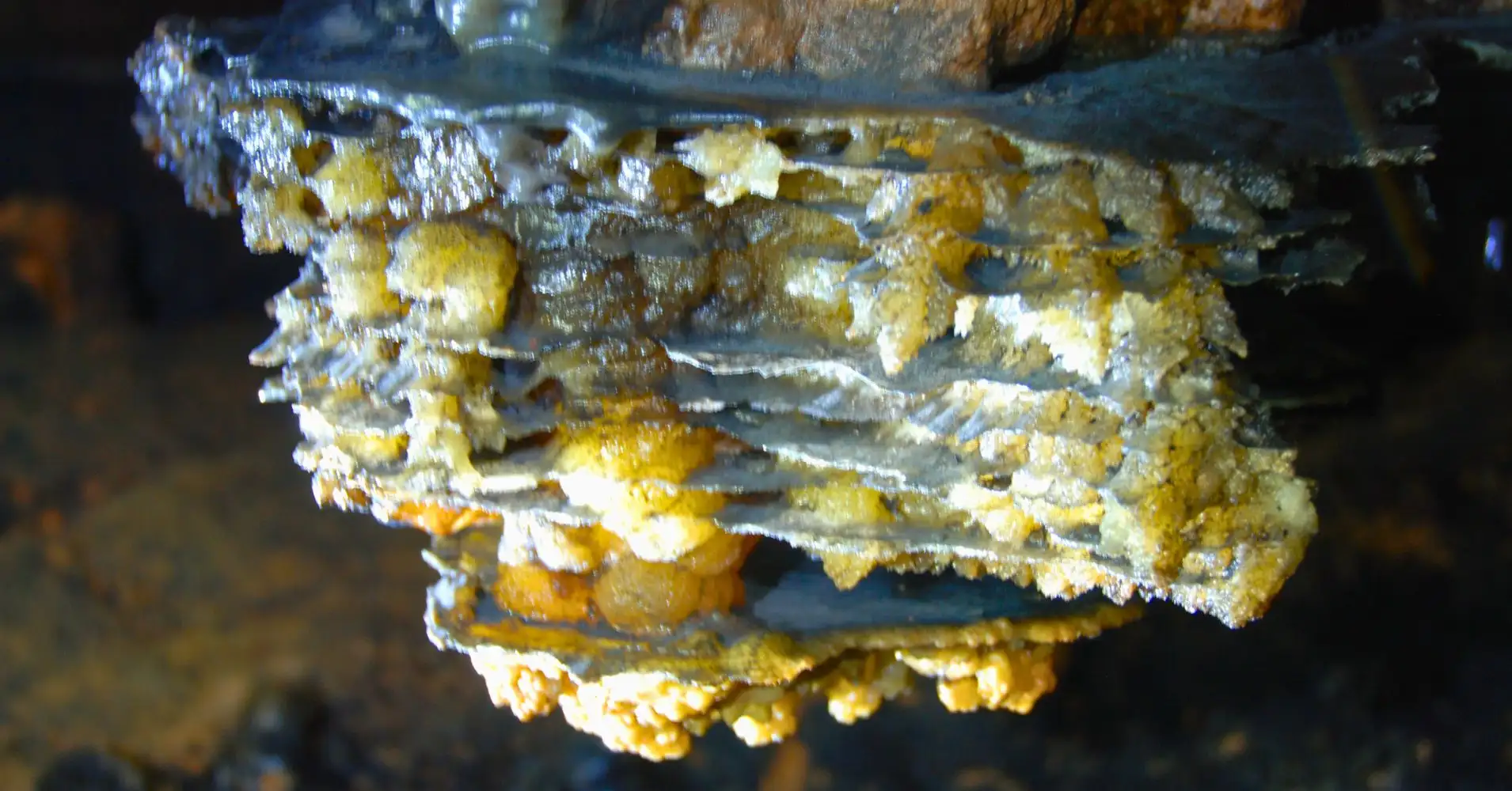 Formación Milhoja en la Cueva de la Ramera, Cuenca. Formación Milhoja en la Cueva de la Ramera, Cuenca.