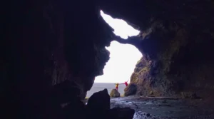 INTERIOR-DE-LA-CUEVA-DE-YODA-ISLANDIA.