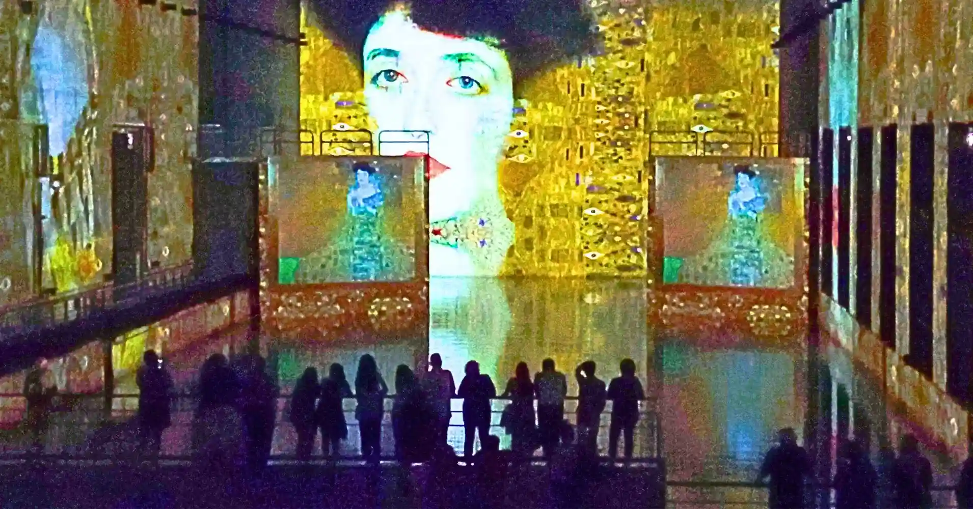 Klimt. Les Bassins des Lumières, Exposición Inmersiva. Burdeos.