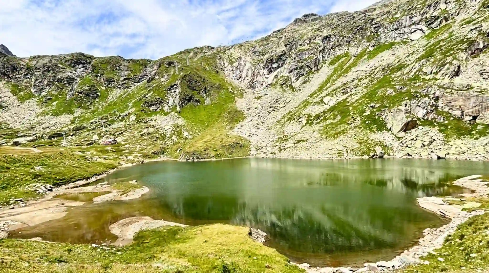 Lago Stübelesee, Valle de Mölltar, Austria.