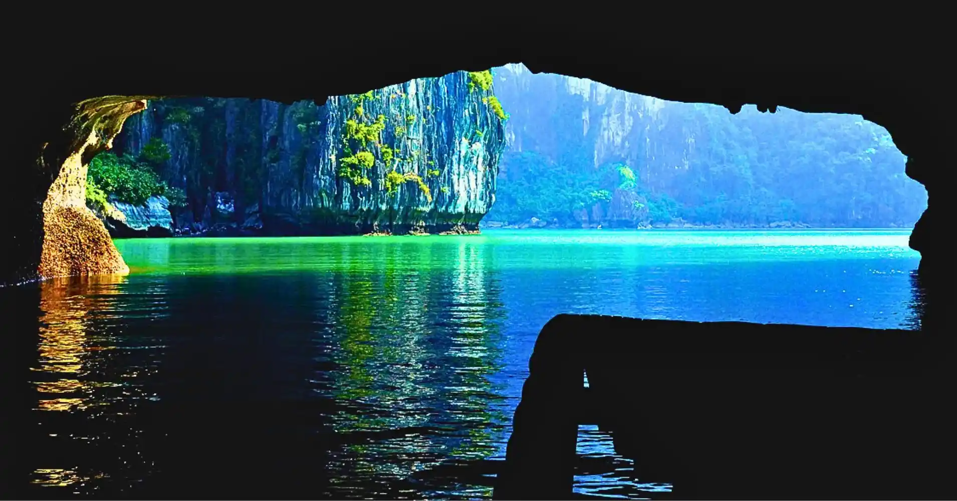 Laguna de Luon. Bahía de Ha Long. Vietnam. Laguna de Luon. Bahía de Ha Long. Vietnam.