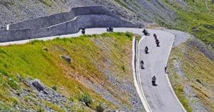 Motos en el Puerto del Paso Stelvio. Italia