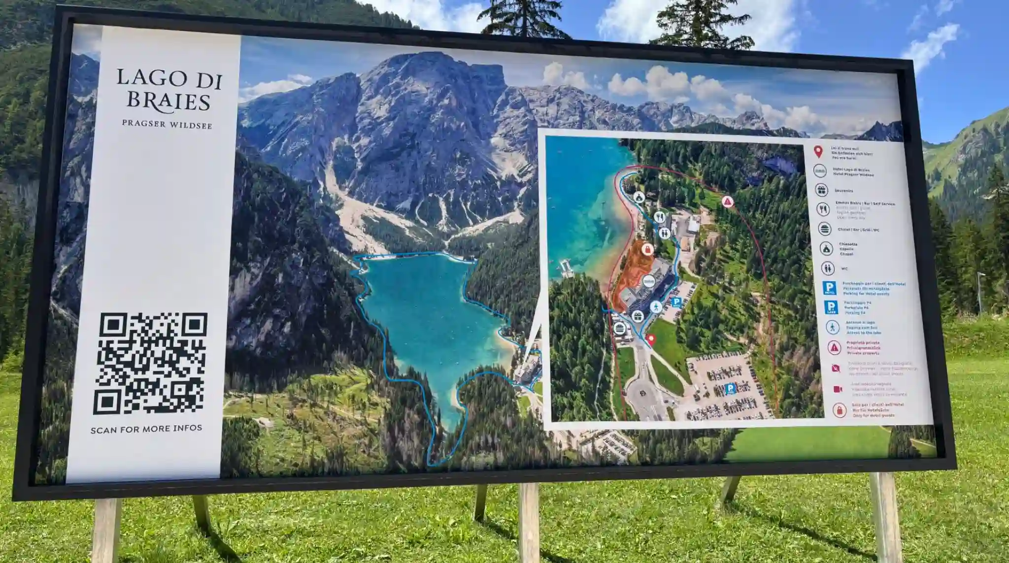 Panel Informativo del Lago di Braies, Dolomitas. Italia. Panel Informativo del Lago di Braies, Dolomitas. Italia.