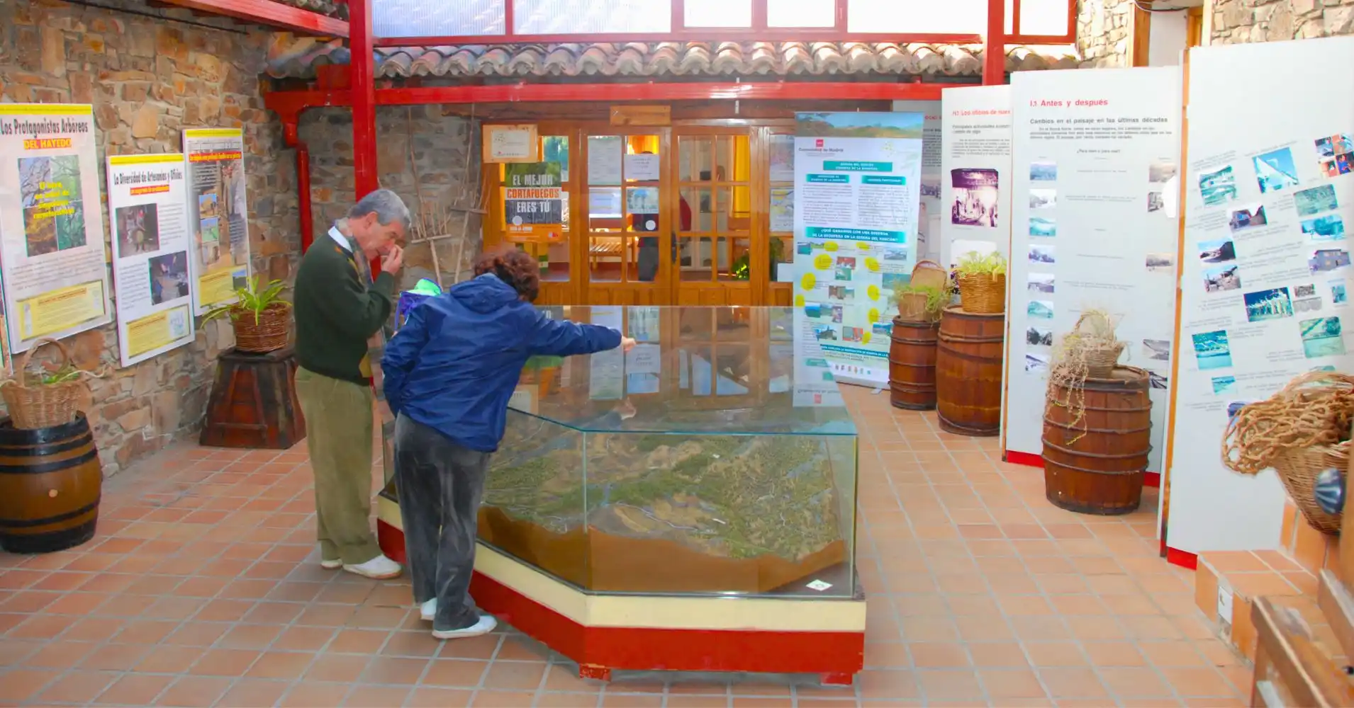 Puebla de la Sierra. Centro de Interpretación del Hayedo de Montejo. Sierra del Rincón. Madrid. Puebla de la Sierra. Centro de Interpretación del Hayedo de Montejo. Sierra del Rincón. Madrid.