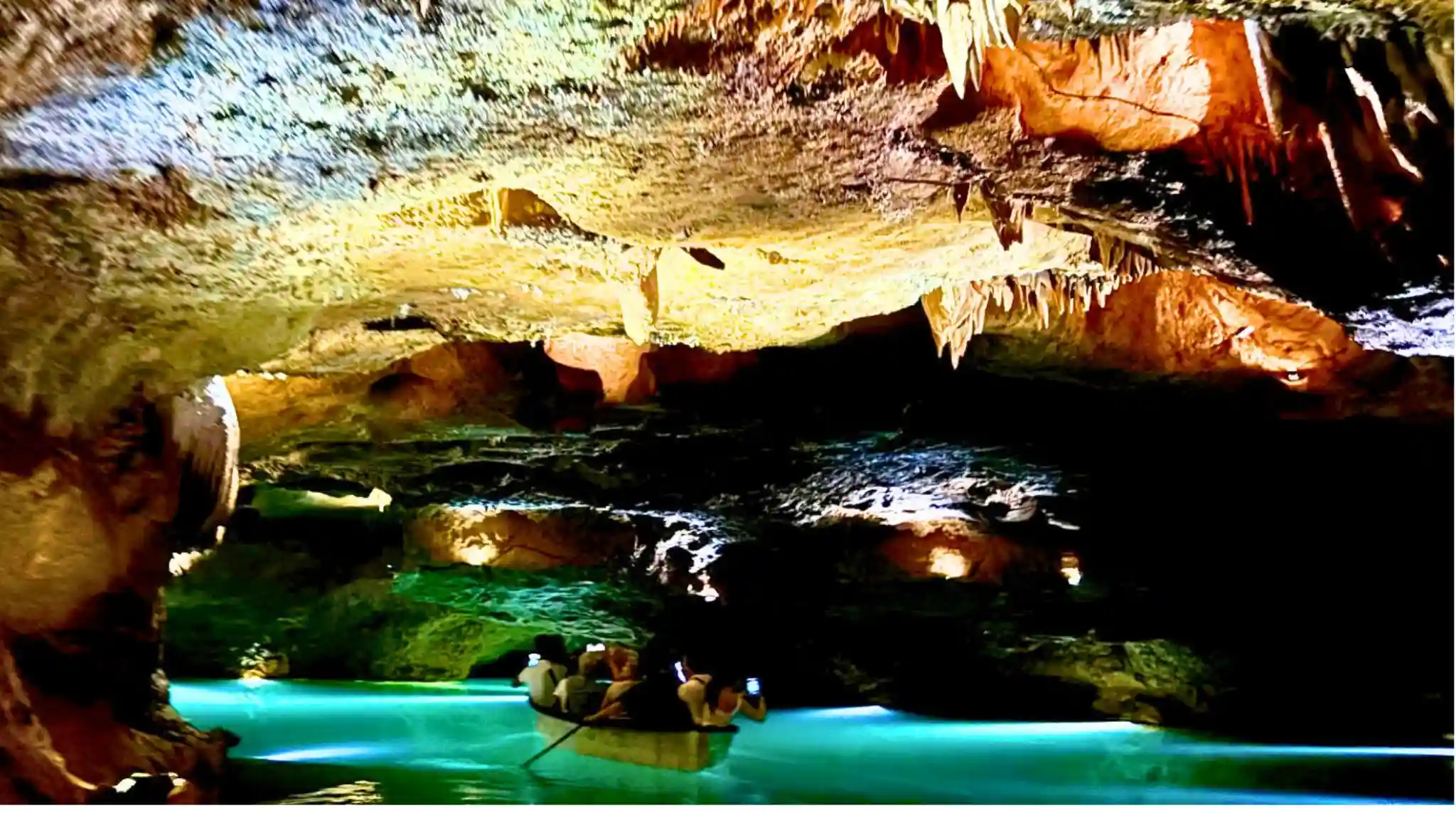 Rio Subterráneo de Cuevas de San José. Les Coves de Sant Josep, Vall de Uxó, Castellón.