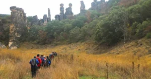 Ruta del Barranco del Reato. formaciones Geológicas de Los Frailes. Guadalajara.