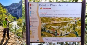 Sendero Blanc Martel. Panel Informativo. Gargantas del Verdon. Francia.