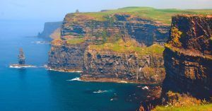 Acantilados de Moher en Doolin. El Burren, Condado Clare. Irlanda.