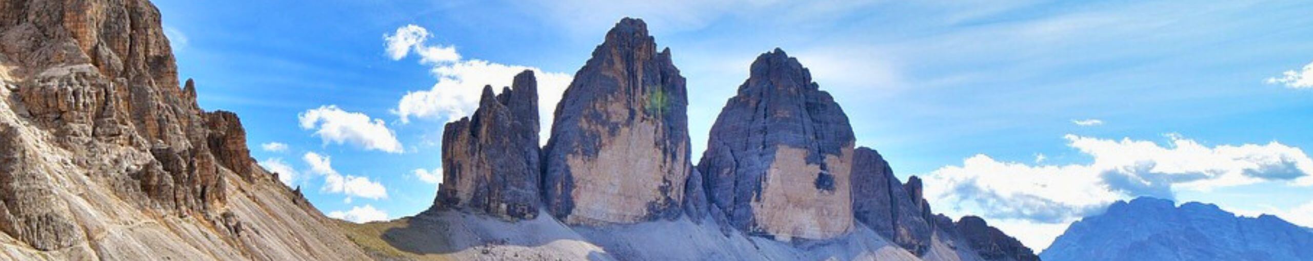 Acercamiento a las Tres Cimas de Lavaredo. Dolomitas, Cortina de Ampezzo. Italia.