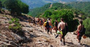Acercamiento al Cañón de las Buitreras. Parque Natural de los Alcornocales. Colmenar Gaucín. Málaga. Andalucía.