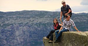 Al Filo del Abismo del Preikestolen. El Púlpito. Noruega.