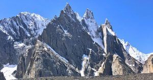 Altas Montanas de la Cordillera del Himalaya. Trekking Baltoro Karakórum. Shardú, Región de Baltistán. Pakistán.