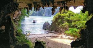 Bahía de Halong. Cueva y Playa secreta. Vietnam.