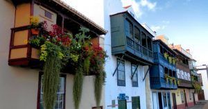 Viajar a España, Balcones típicos de Santa Cruz de La Palma. Islas Canarias.