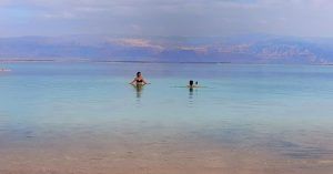 Baño en el Mar Muerto. Israel.