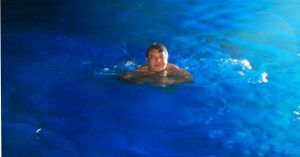 Baño en la Cueva Azul Sa Cova Blava. Isla de Cabrera. Islas Baleares.