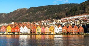 Bryggen Muelle Hanseático en Bergen. Noruega.