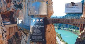 Caminito del Rey, Placas Recuerdo a los Fallecidos. Ardales & Alora. Málaga. Andalucía.
