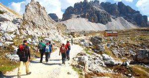 Camino al Refugio de Lavaredo. Alpes Dolomias. Tres Cimas de Lavaredo. Belluno, Véneto. Italia.