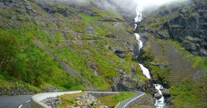 Carretera de los Trolls, Trollstigen. Cascada Stigfossen. Noruega.