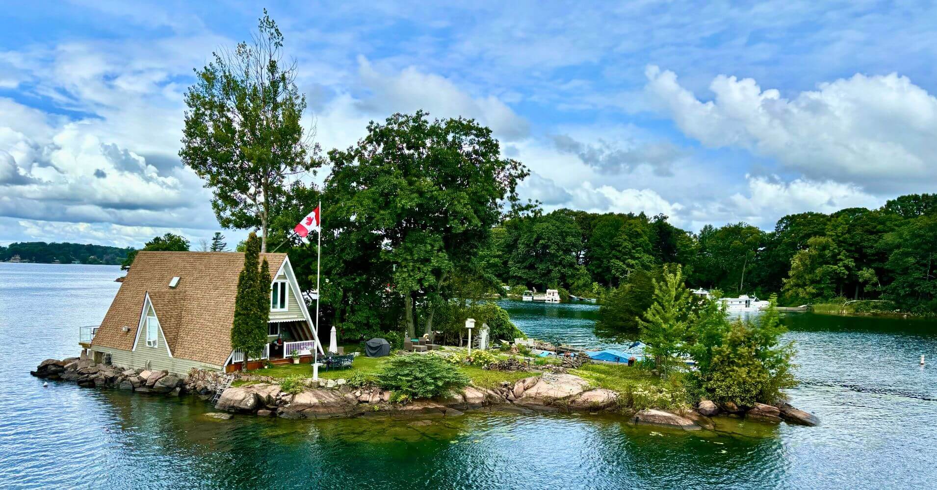 Casa Isla del Parque Nacional Mil Islas. Thousand Island, Ontario. Canadá. Casa Isla del Parque Nacional Mil Islas. Thousand Island, Ontario. Canadá.