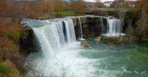 Cascada del Peñón. Pedrosa de Tobalina. Las Merindades. Burgos. Castilla y León.