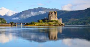 Castillo de Eilean Donan en las Higlans, Tierras Altas de Escocia.