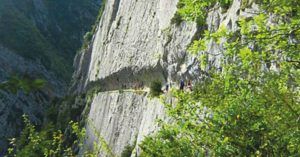 Chemin de la Mâture. Valle de Aspe. Etsaut en Pirineos Atlánticos. Nueva Aquitania. Francia.