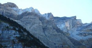 Circo de Gavarnie en el Departamento de Altos Pirineos. Occitania, Francia.