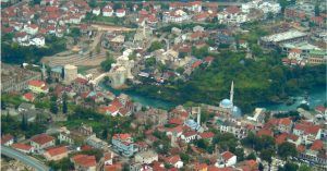 Ciudad y Puente Viejo de Mostar. Bosnia y Hercegovina.