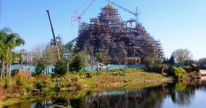 Construyendo Expedición Everest. Magic Kingdom. Orlando. Estados Unidos.