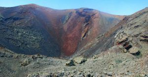 Cráter Volcán Parque Nacional de Timanfaya. Lanzarote, Islas Canarias.