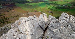 Cresteando por la Arista de la Ferrata del Camorro Bajo o Escaleruela. Antequera, Málaga.