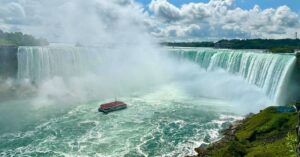 Crucero Niágara Falls. Cataratas del Niágara. Toronto, Canadá. Niágara.