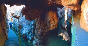 Cueva Cañón del Río Blanco. Calomarde, Teruel.