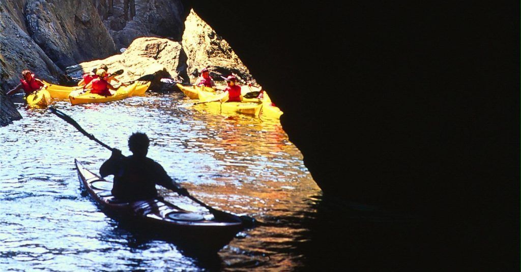Cueva d’ en Gispert en Kayak. Tamariu, Costa Brava, Gerona. Catalunya.