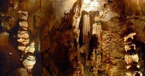 Cueva de Calelobre. Cueva del Candelabro. Busot, Alicante. Comunidad Valenciana.