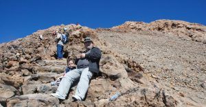 Descanso hacia la Cumbre del Pico del Teide. Parque Nacional de las Cañadas del Teide. Isla de Tenerife.
